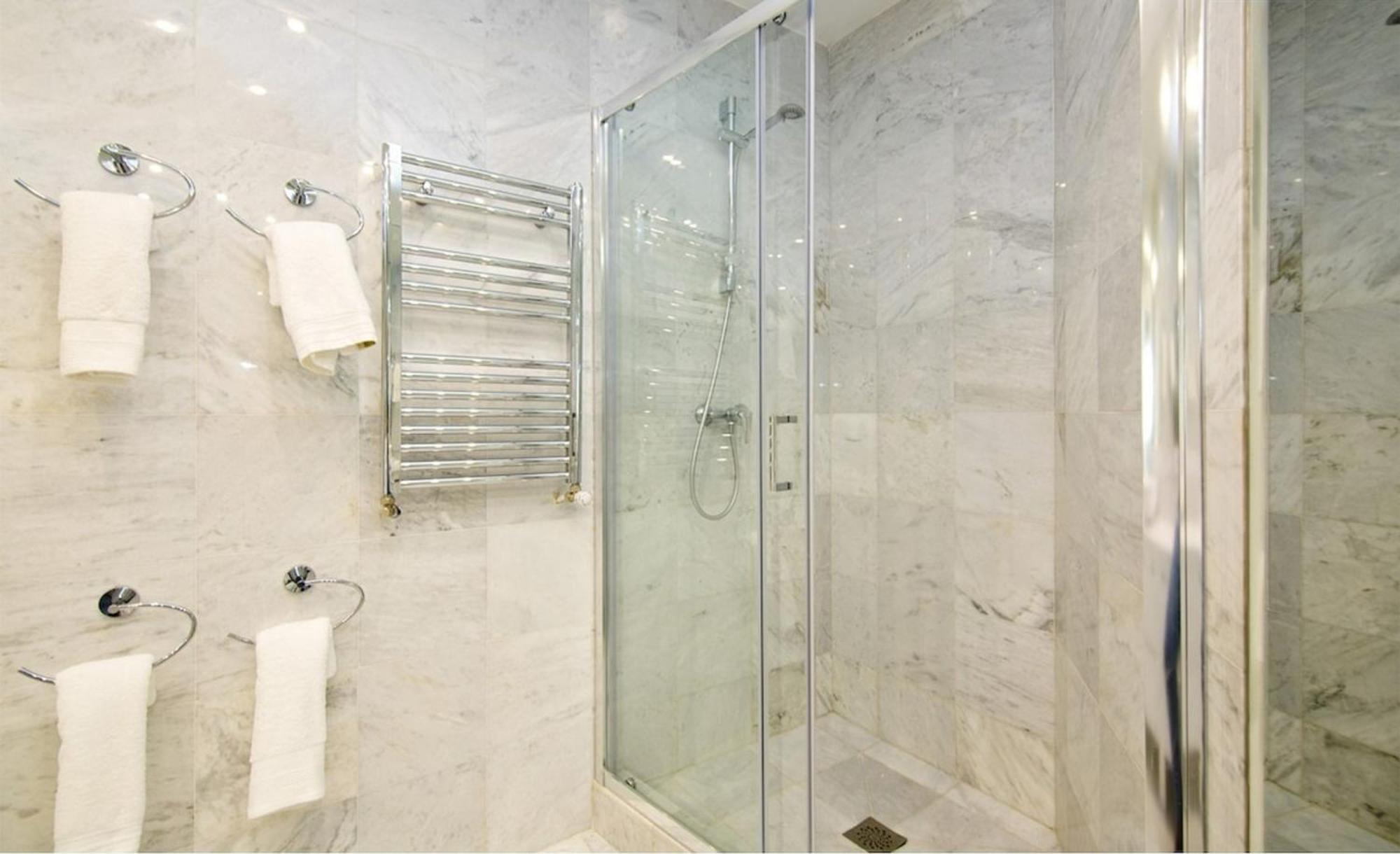 Apartment Embajadores -no Ascensor- *